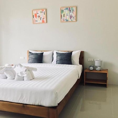 Snooze Inn Phuket Pa Khlok Buitenkant foto