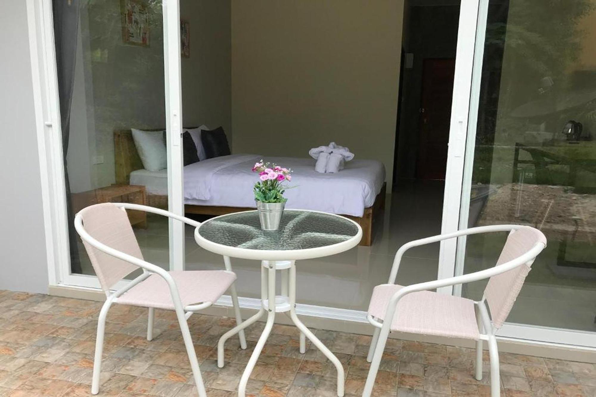 Snooze Inn Phuket Pa Khlok Buitenkant foto