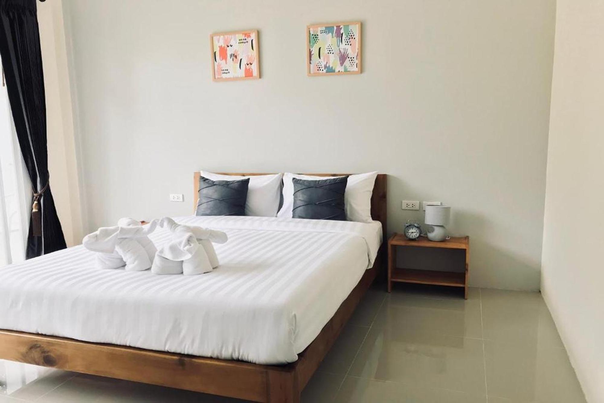 Snooze Inn Phuket Pa Khlok Buitenkant foto
